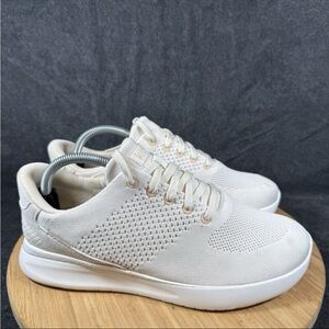 Kizik Lima hands free Cream Minimalist Sneakers with Breathable Mesh